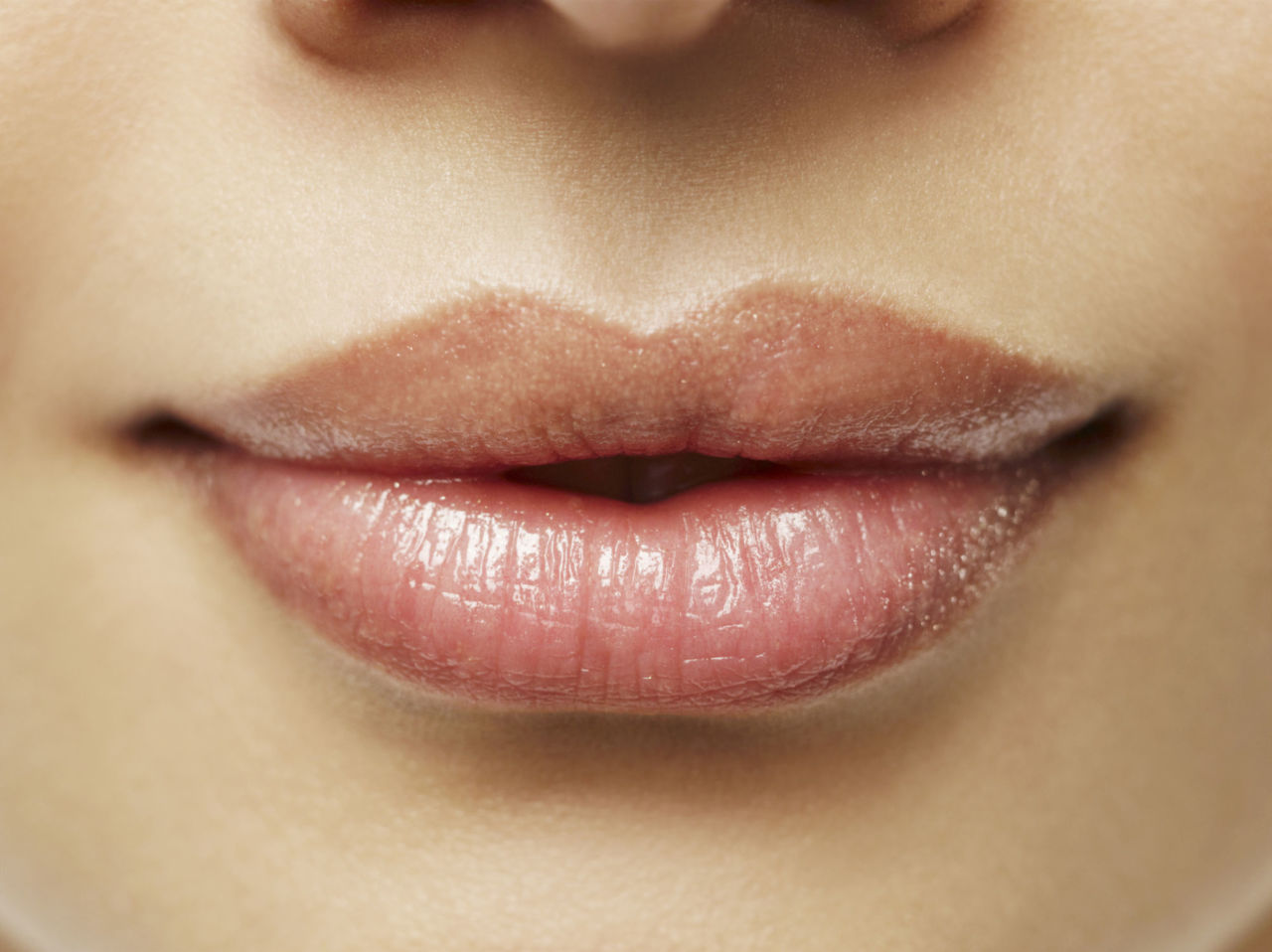 5 trucuri de makeup pentru buze mai pline