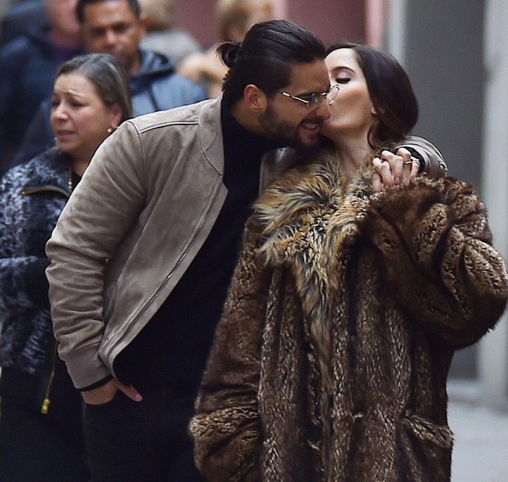 FOTO: Maluma și iubita lui nu se mai feresc. Uite cum au fost surprinși în vacanță!