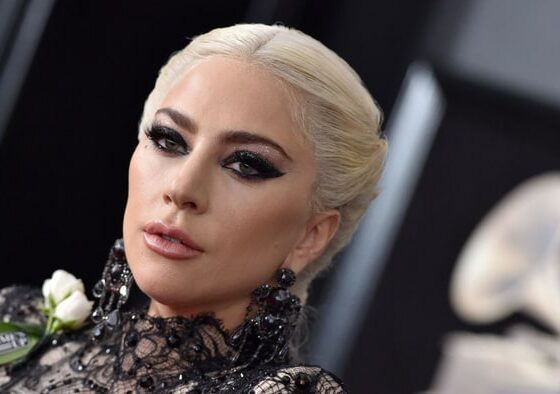 Lady Gaga nu mai poate să cânte live. Și-a anulat ultimele 10 concerte din turneu!