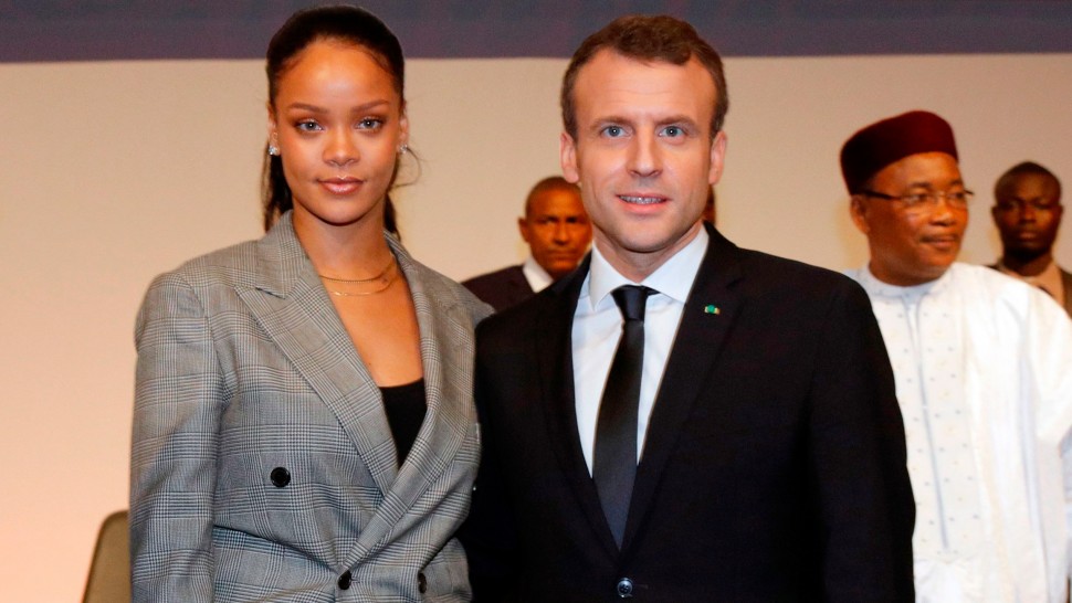 FOTO: O fotografie cu Rihanna și președintele Franței a înnebunit internetul