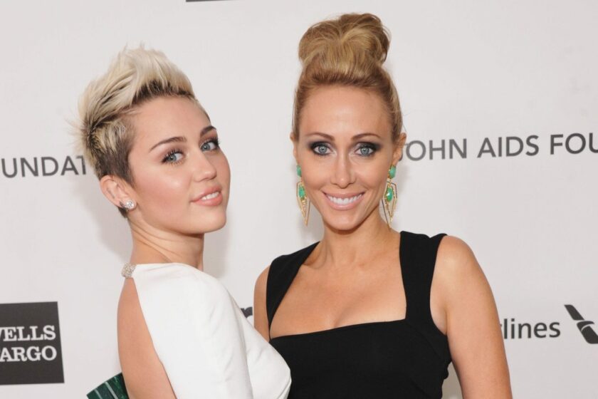 O fotografie cu mama lui Miley Cyrus a înnebunit internetul: ”Ar putea fi sora ta!”