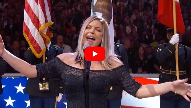 VIDEO OMG | Fergie a cântat imnul Americii la NBA All Star Game și l-a făcut praf! Tot internetul râde de ea!