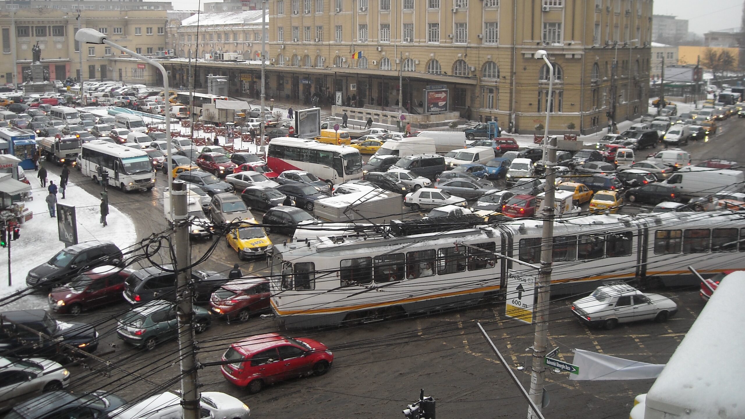 Gata cu aglomerația pe străzi! Cele mai TARI propuneri de fluidizare a traficului din București!
