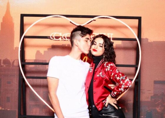 OMG! Un puști român de 19 ani lucrează cu Selena Gomez și Justin Bieber