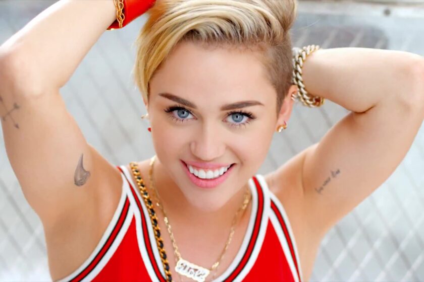 OMG! Miley Cyrus, terorizată de un fan obsedat: „Trebuie să fac un act oribil. O să ajungă la știri și o să fie trist”