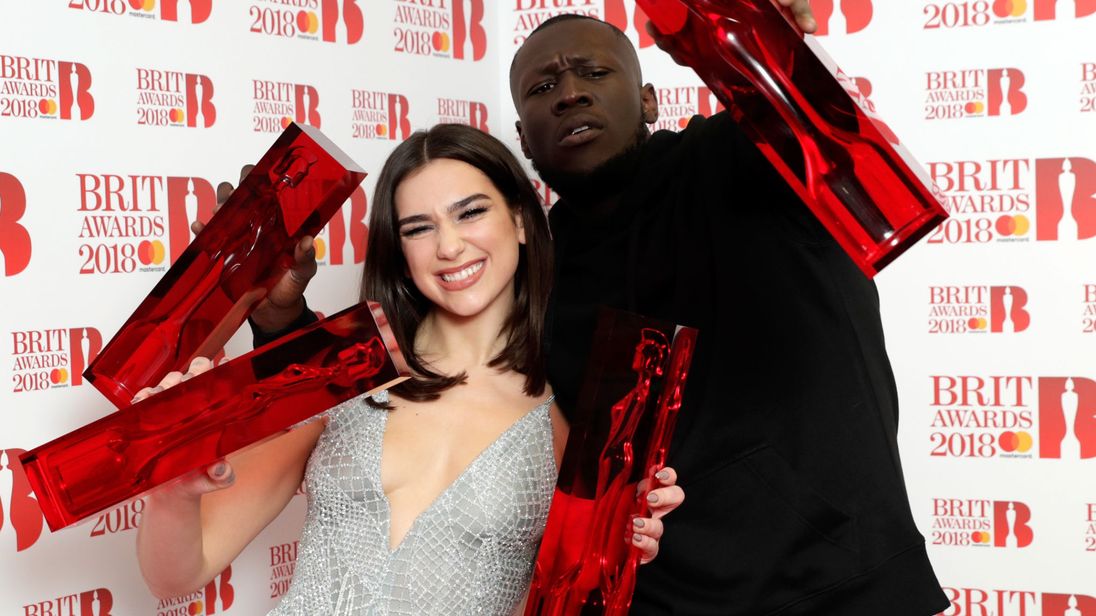 VIDEO | Dua Lipa și Stormzy au fost marii câștigători ai Galei Brit Awards. Cine a obținut cele mai multe trofee?