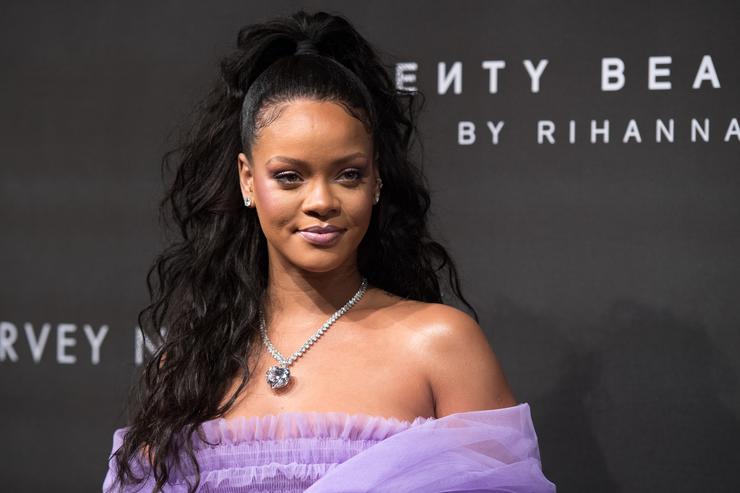 Rihanna vrea să dea lovitura din nou! Va lansa o colecție de lenjerie intimă