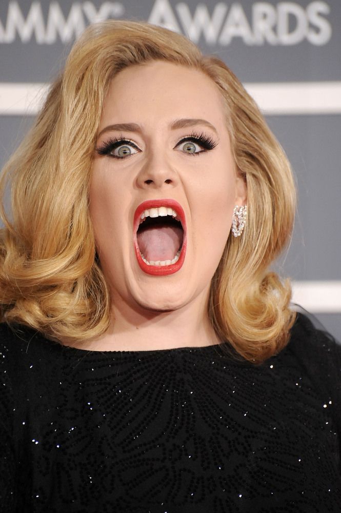 Ups! Adele are un cont de Twitter secret. Uite cum s-a dat de gol!