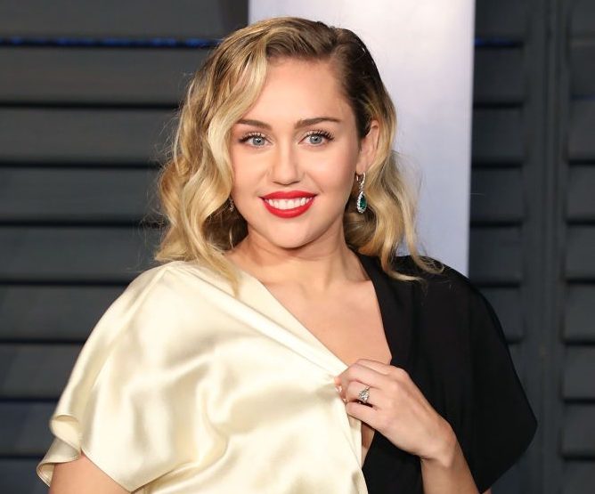 OMG! Miley Cyrus e acuzată de plagiat! A fost dată în judecată pentru daune de 300 de milioane de dolari