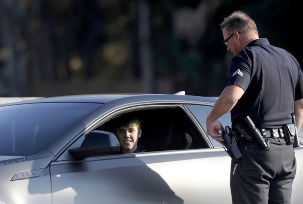 FOTO: Justin Bieber a făcut accident cu mașina