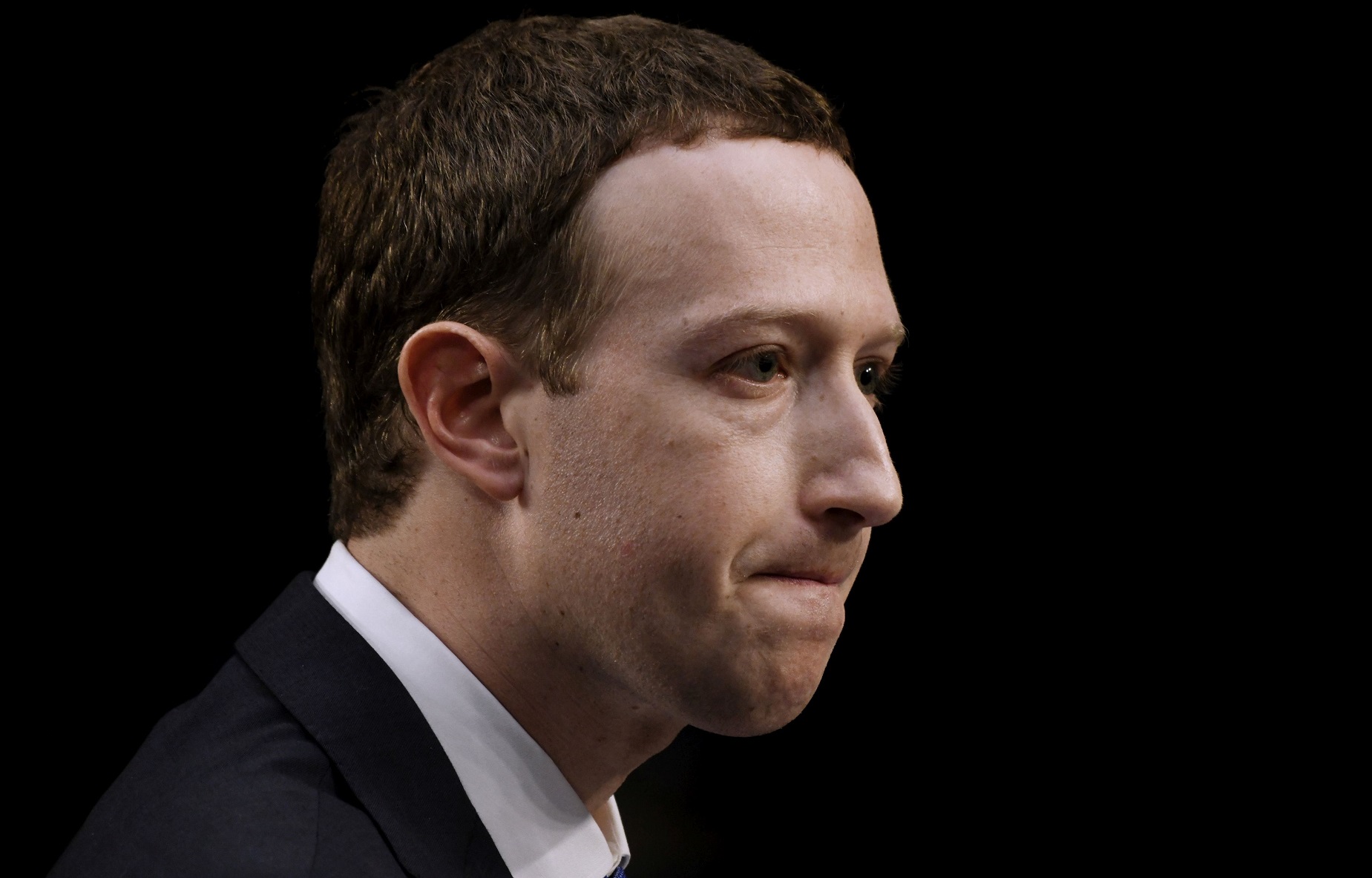 Internetul îl trollează grav pe Mark Zuckerberg şi nu ştii dacă să râzi sau să îţi fie milă de el