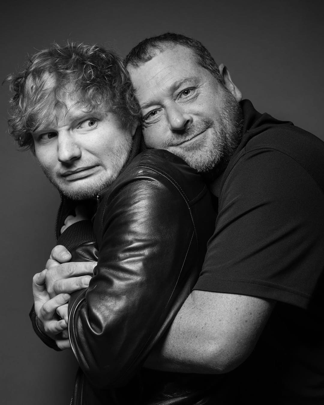 LOL! Bodyguardul lui Ed Sheeran a devenit vedetă pe internet. Uite ce imagini postează pe Instagram!