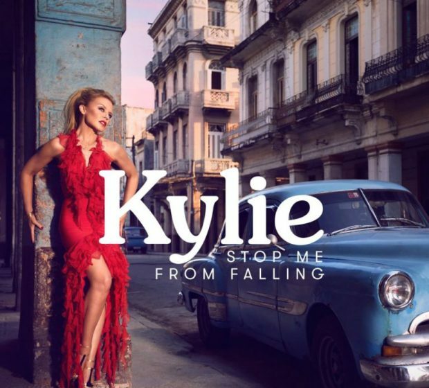 VIDEOCLIP NOU: Kylie Minogue – Stop Me From Falling feat. Gente De Zona