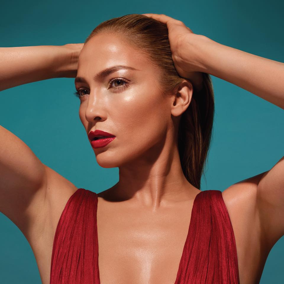 OMG! Jennifer Lopez lansează propria sa colecție de make-up
