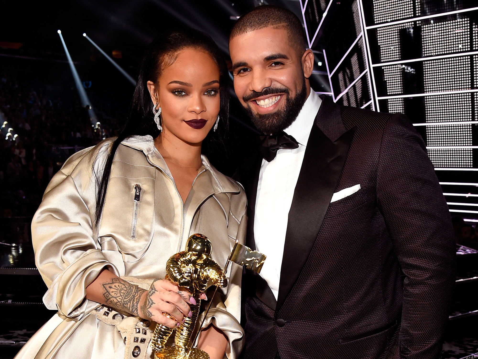 OMG! Rihanna și Drake au rupt prietenia. Uite ce s-a întâmplat!