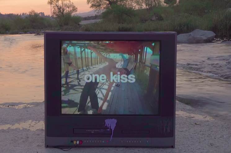 „One Kiss” este cea mai căutată melodie din lume, în acest moment. Tu o ai în playlist?