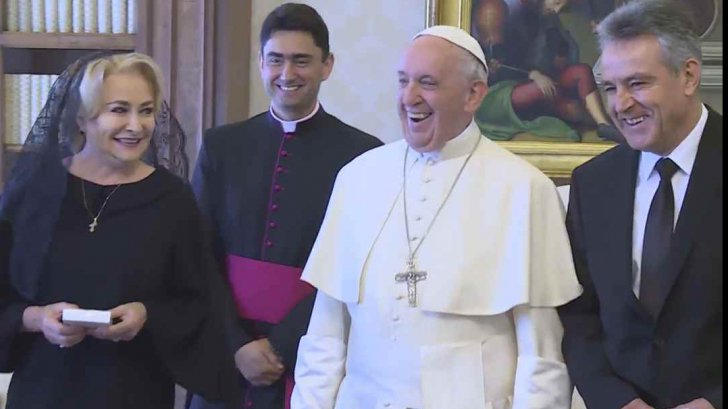 Viorica Dăncilă a fost impresionată de vizita la Vatican: „Papa Francisc mi-a arătat personal Capela 16!