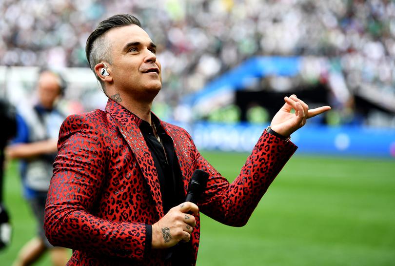 Robbie Williams dezamăgit după ce a cântat pe stadion la mondialul din Rusia: Nu a primit nici măcar cheia orașului de la primar!