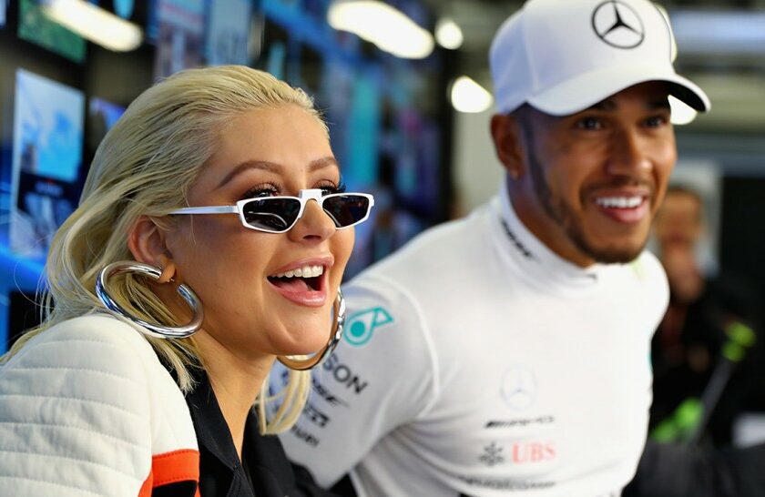 VIDEO: Campionul de Formula 1, Lewis Hamilton, și-a făcut debutul în muzică! A cântat cu Christina Aguilera!