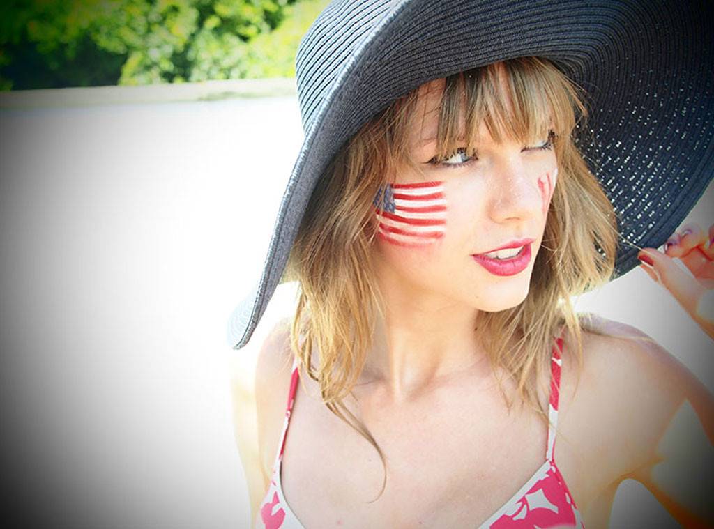 TOP 13 outfituri purtate de Taylor Swift de Ziua Națională a Americii, de-a lungul timpului