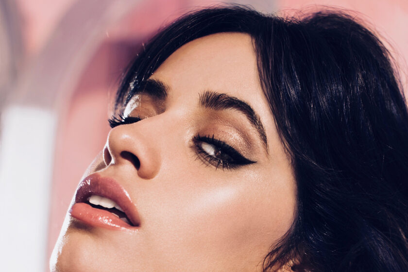 BETON! Camila Cabello și-a lansat propria colecție de make-up, „Havana”