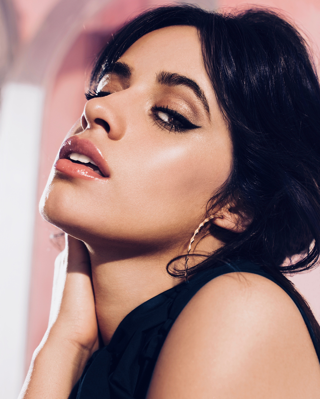 BETON! Camila Cabello și-a lansat propria colecție de make-up, „Havana