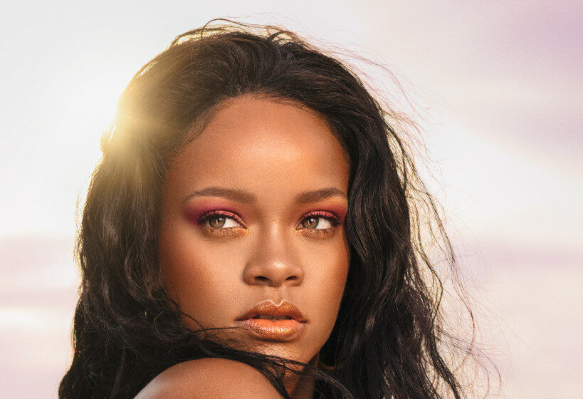 Rihanna donează banii obținuți din vânzarea produselor Fenty Beauty