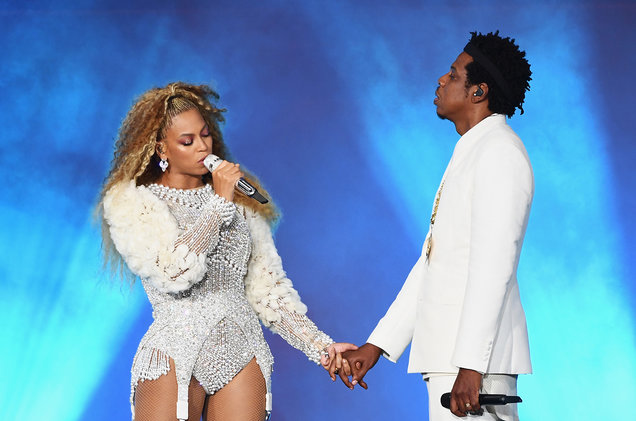 VIDEO: Un bărbat a urcat pe scenă la concertul lui Beyonce și al lui Jay Z