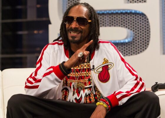 OMG! După ce și-a anulat concertul de la București, Snoop Dogg a șters imaginile cu jandarmii bătuți în Piața Victoriei