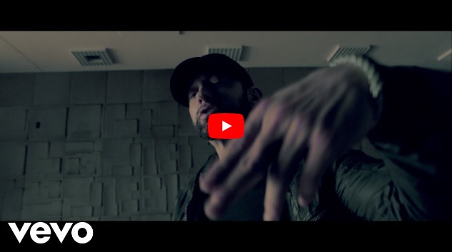VIDEOCLIP NOU: Eminem – Fall