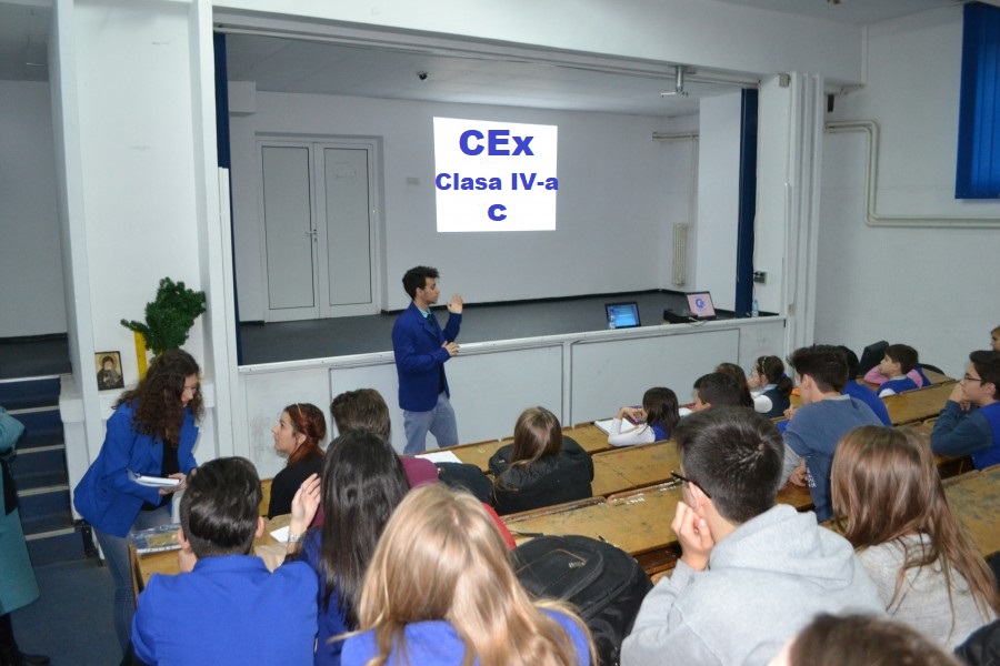 Prea multă politică strică! Un elev a convocat o ședința CEx în pauza mare, având nemulțumiri legate de șeful clasei!
