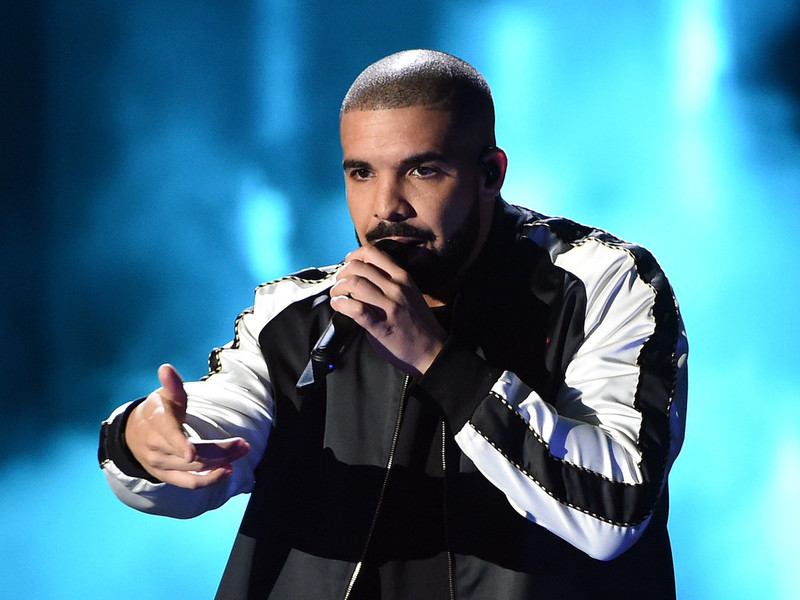 Drake a ajuns de urgență la spital și și-a anulat show-urile din Miami