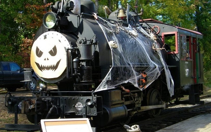CFR Călători pregătește un program special pentru Halloween: Va lansa trenulețul groazei!