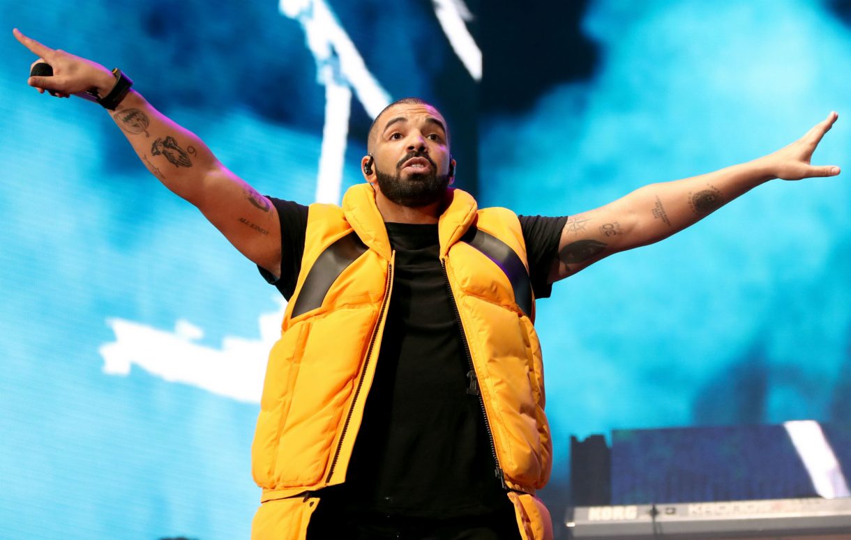 FOTO & VIDEO | La 32 de ani, Drake a dat o petrecere inspirată din anii 2000 și a primit un cadou neașteptat