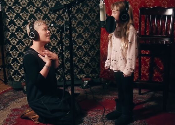 VIDEO | P!nk cântă pentru prima oară alături de fiica ei, Willow. Vezi clipul care-ți va face #PieleDeGăină!