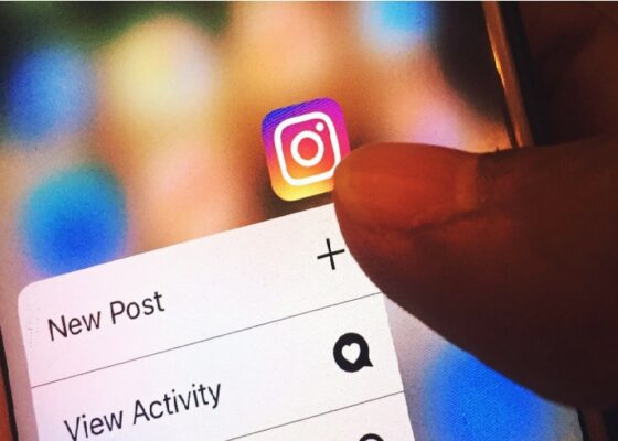 10 ponturi despre Facebook şi Instagram pentru elevi şi studenţi