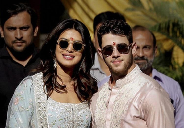 FOTO: Nick Jonas și Priyanka Chopra s-au căsătorit. Mireasa a purtat o rochie atipică