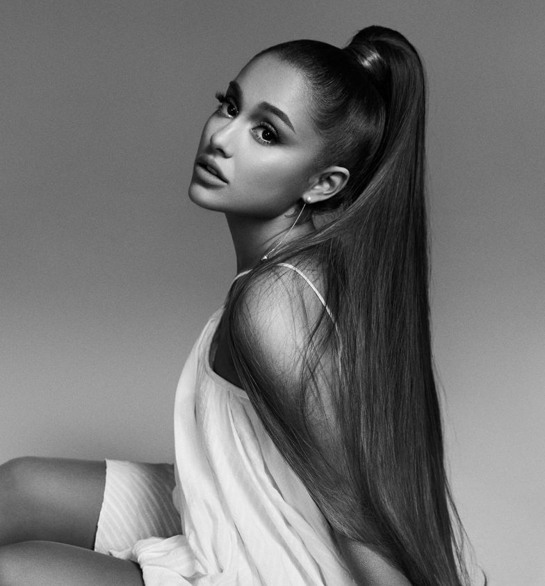 Ariana Grande a fost numită femeia anului în muzica internațională