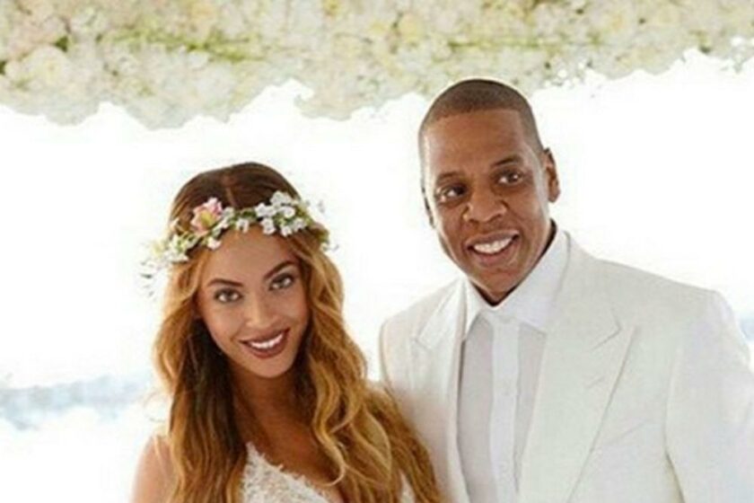 FOTO: Beyonce a îmbrăcat rochia de mireasă din nou, la 10 ani de la prima nuntă