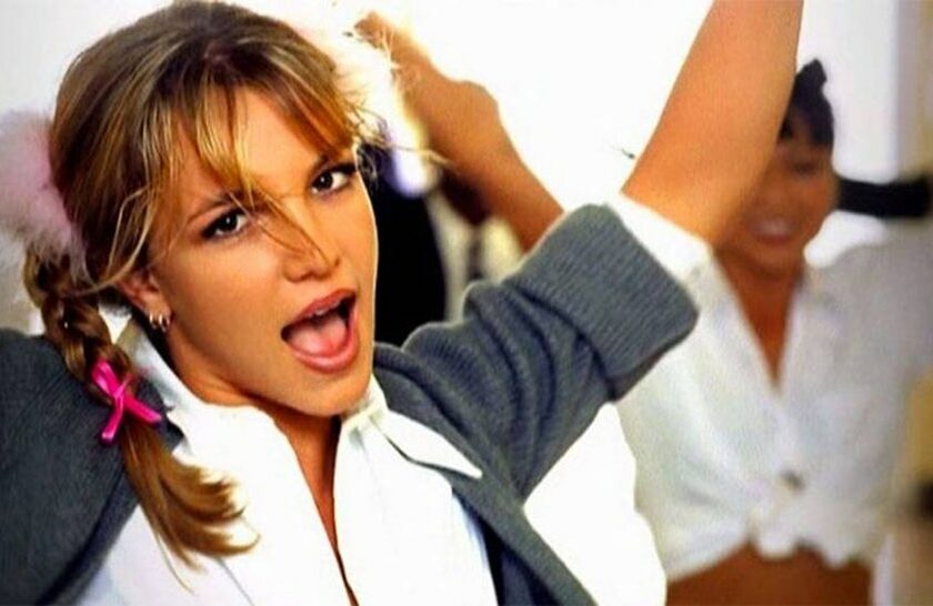 Hitul ”…Baby One More Time” al lui Britney Spears a împlinit 20 de ani. Feel old yet?