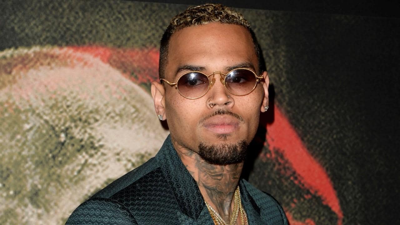 Chris Brown o dă în judecată pe femeia care l-a acuzat de viol