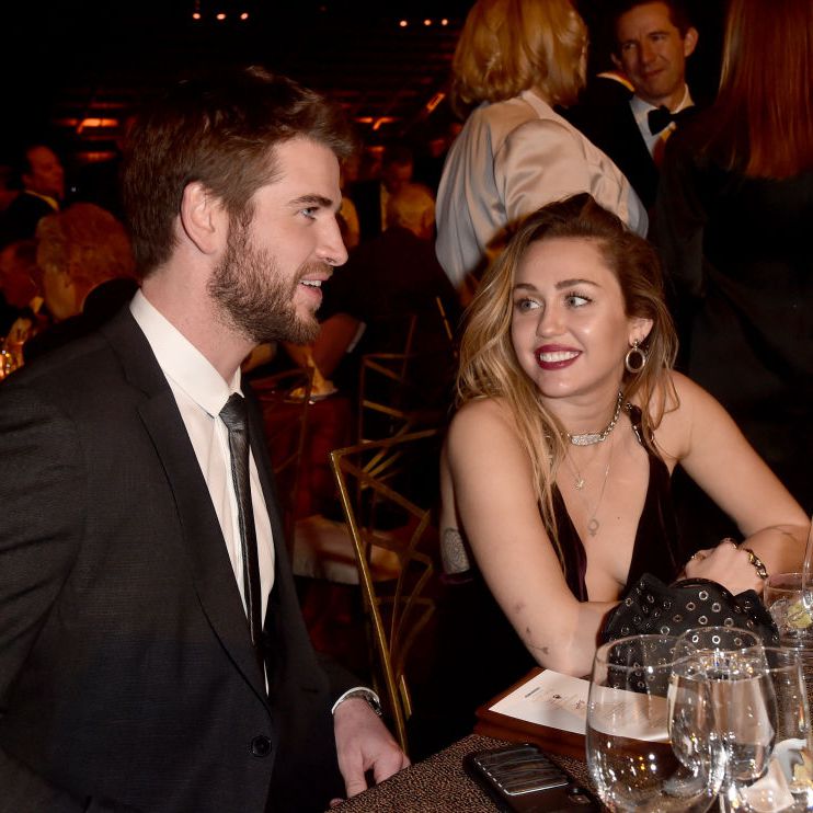FOTO | Miley Cyrus și Liam Hemsworth, prima ieșire în public după căsătorie