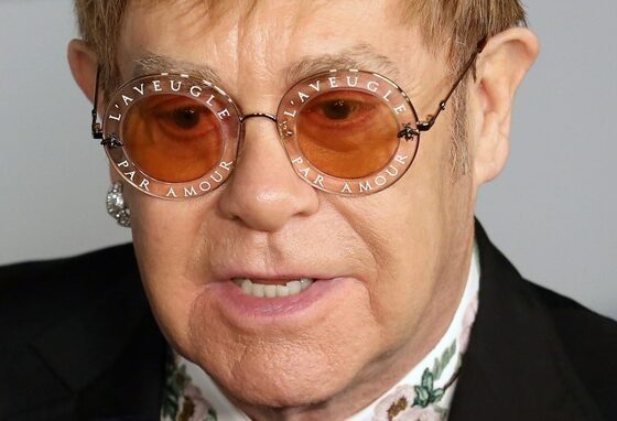 OMG! Elton John și-a pus casa în joc pentru piesa “Shallow”