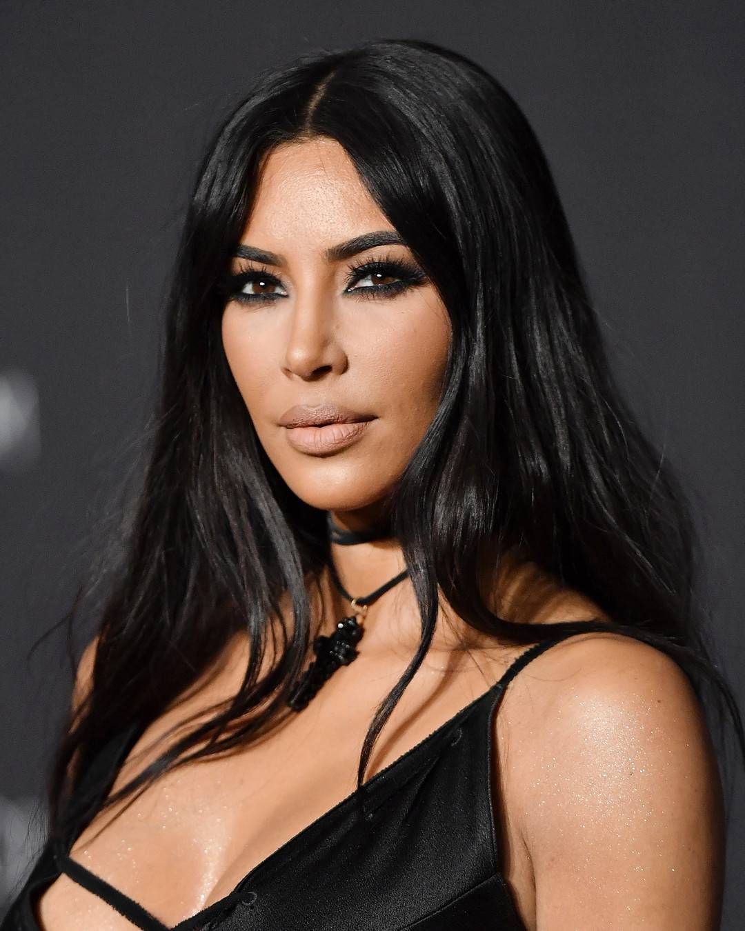 Kim Kardashian, criticată că are o piele foarte urâtă. Uite de ce boală suferă!
