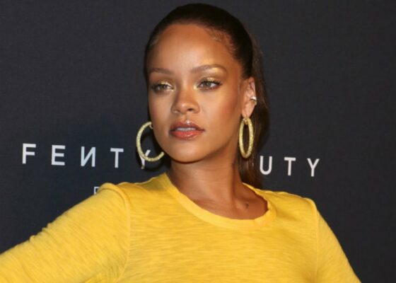 FOTO: 13 momente în care Rihanna ”a uitat” să-și pună sutien