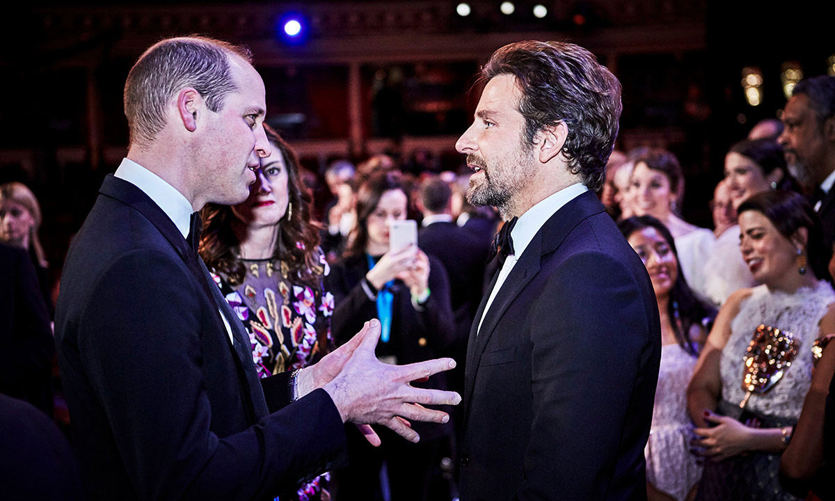 Bradley Cooper și Prințul William, discuții despre „A Star is Born”. Uite ce și-au zis!