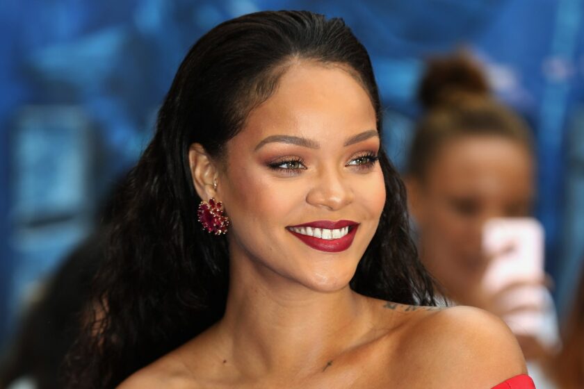 FOTO HOT | Rihanna, ședință foto în costum de baie. Fanii ei au luat foc
