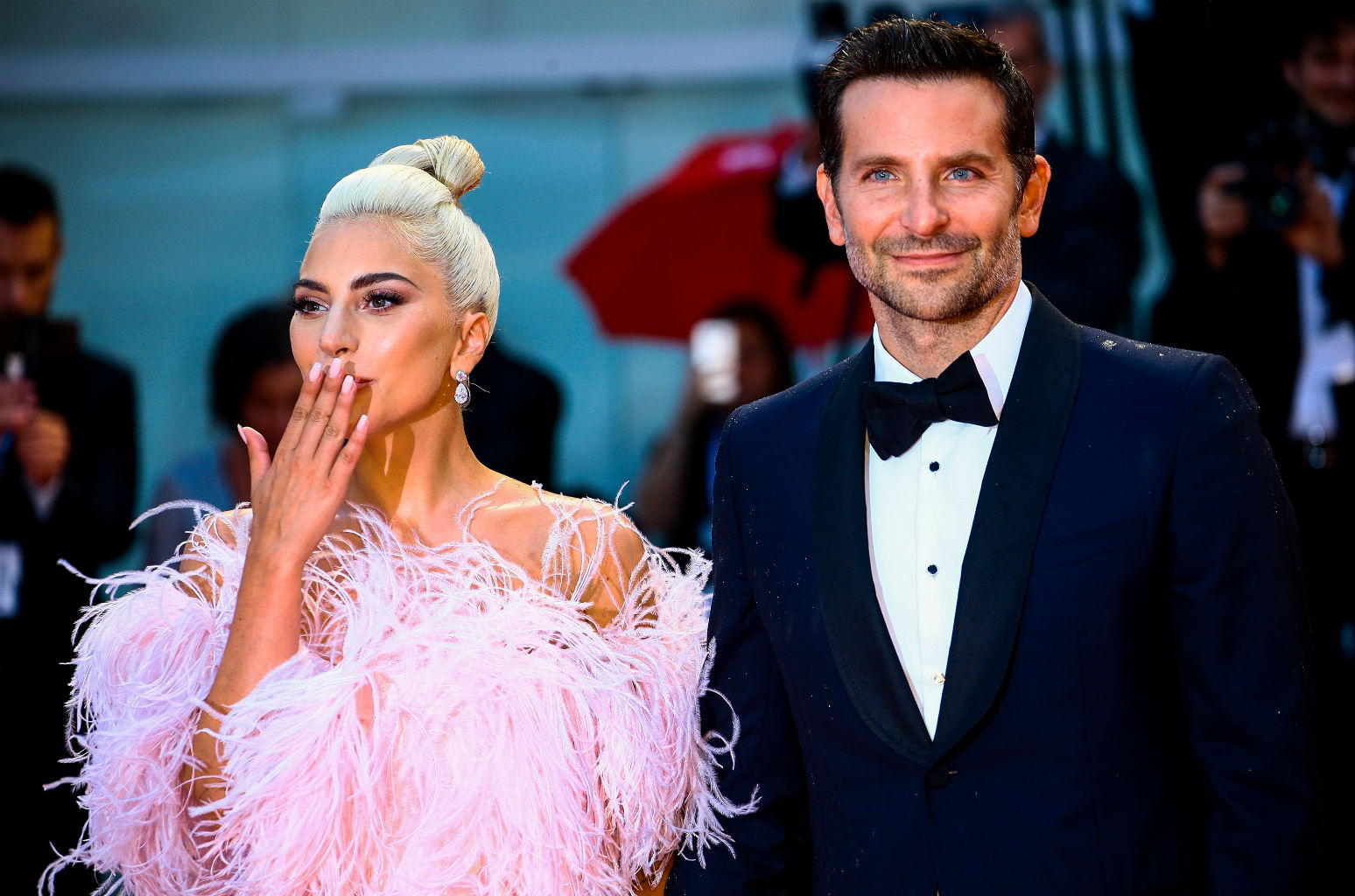 OMG! Lady Gaga își vinde casa din Malibu. Se mută împreună cu Bradley Cooper?