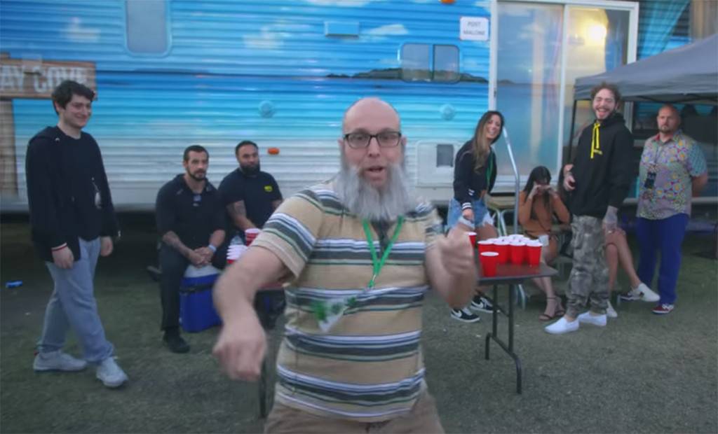 VIDEO | Am aflat cine e tipul din videoclipul lui Post Malone! Dansul lui a devenit VIRAL pe internet!