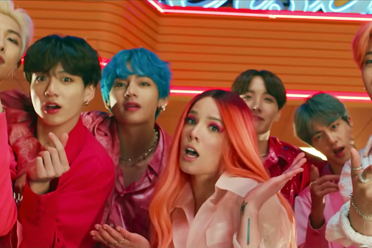 VIDEOCLIP NOU: BTS feat. Halsey – Boy With Luv